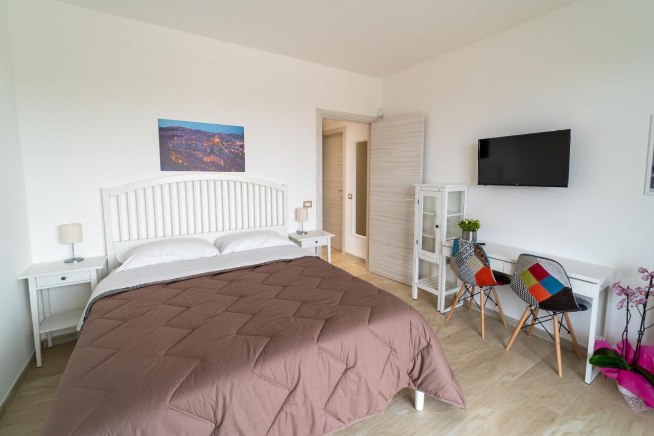 Nni Mia Hotel Modica Buitenkant foto